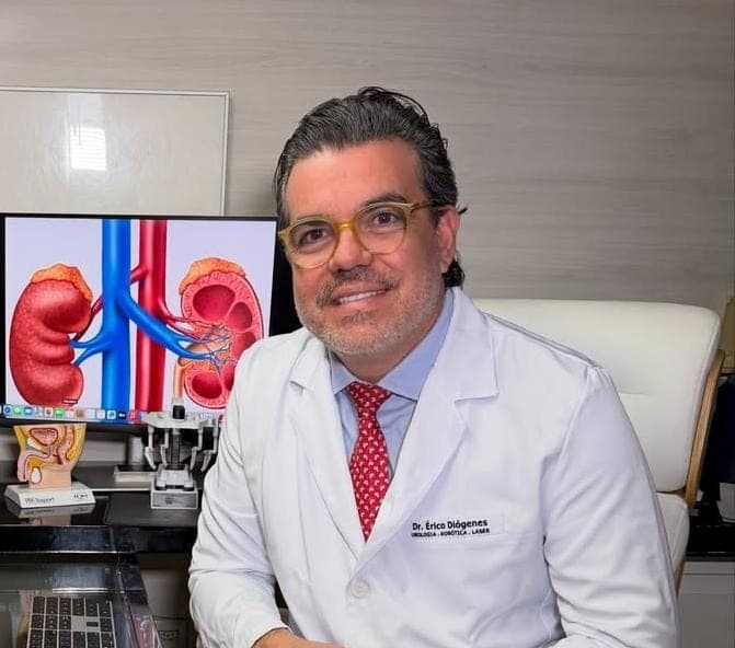 Dr. Érico Diógenes explica benefícios da cirurgia com tecnologia robótica